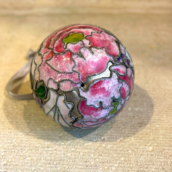 Vintage Nyco Cloisonne Christmas Round Ball Ornament Turtle Doves Silver Enamel - Picture 8 of 14